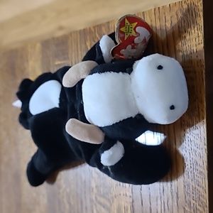 Ty Beanie Baby Daisy the Cow